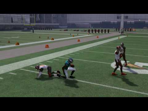 Madden NFL 17: Gun Doubles - Corner Strike