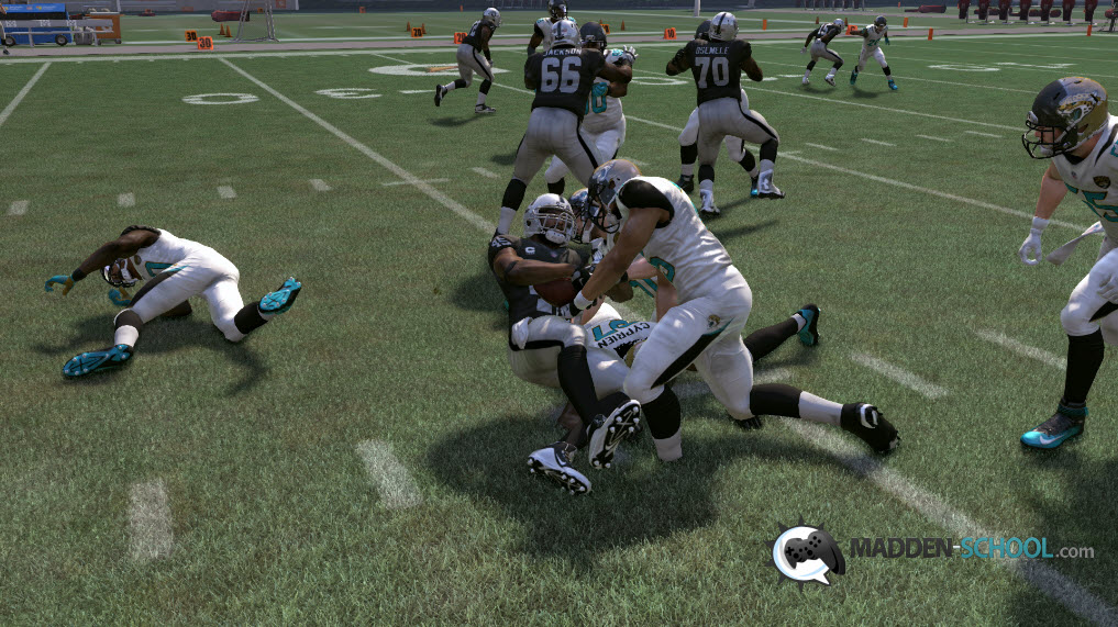 madden-17-stop-fb-dive-4