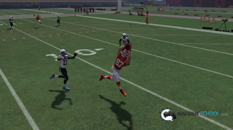 Madden 17: Singleback Ace Pair Twins – PA Boot Lt